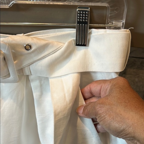 Forever 21 White High Waist belted Women's Shorts size Large - Picture 4 of 10